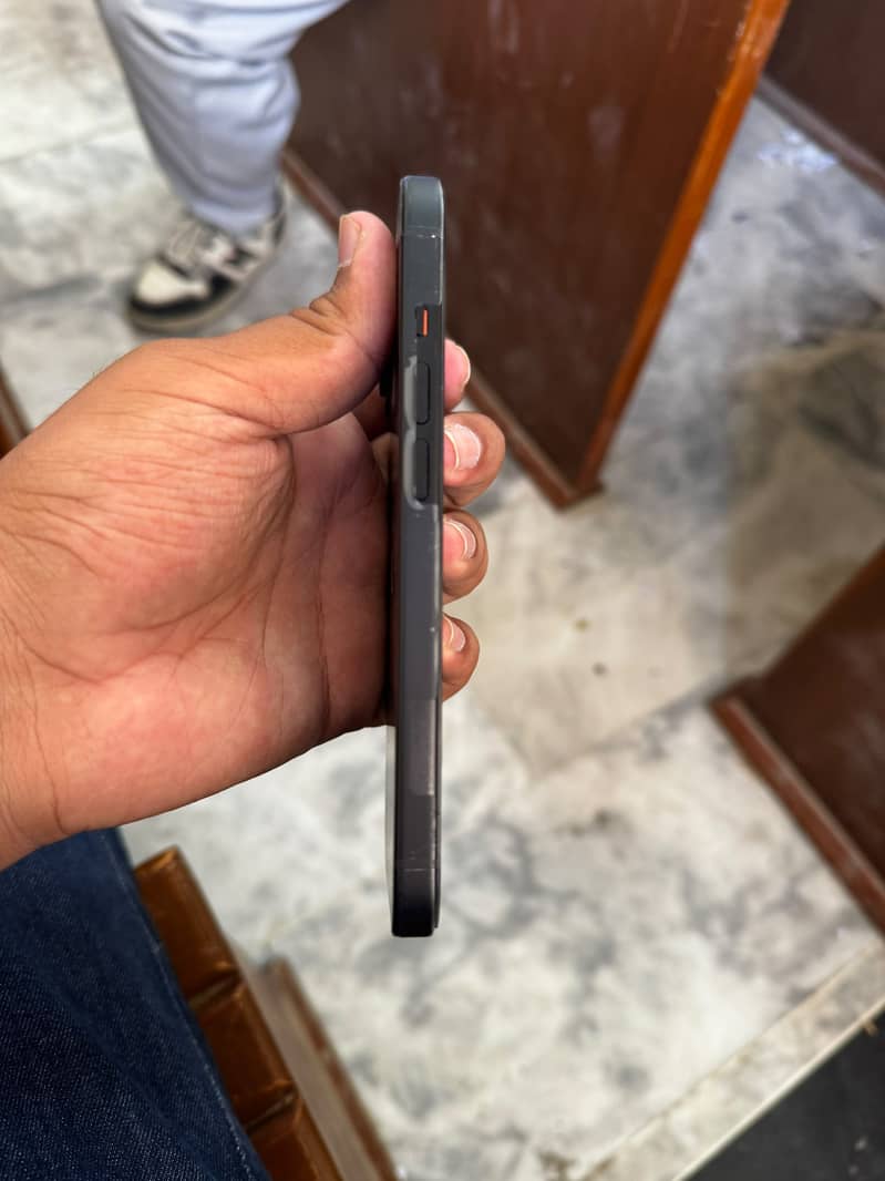 Apple iPhone 15 3