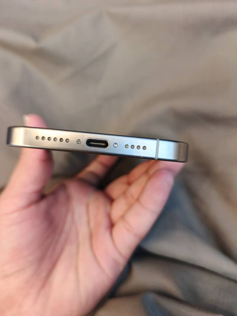 Apple iPhone 15 Pro Max 1
