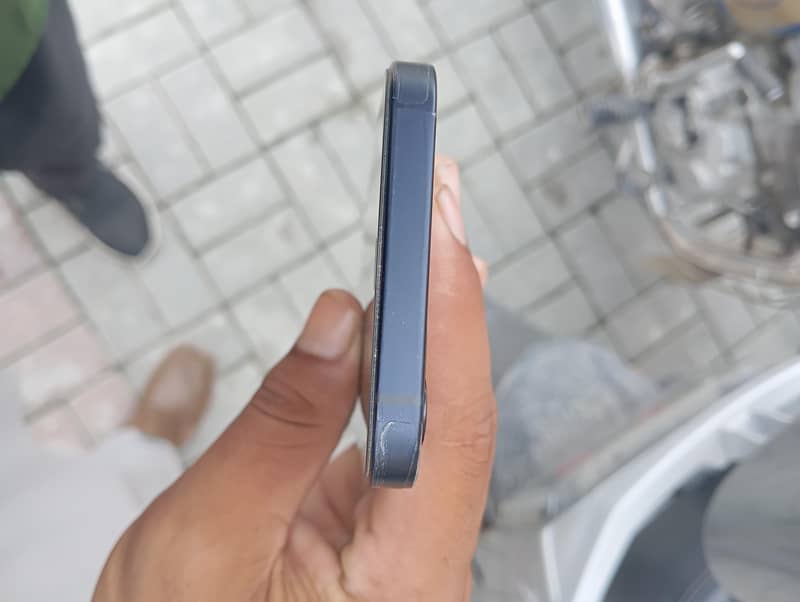 Apple iPhone 12 1