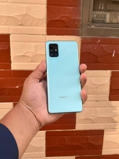 Samsung Mobile A70