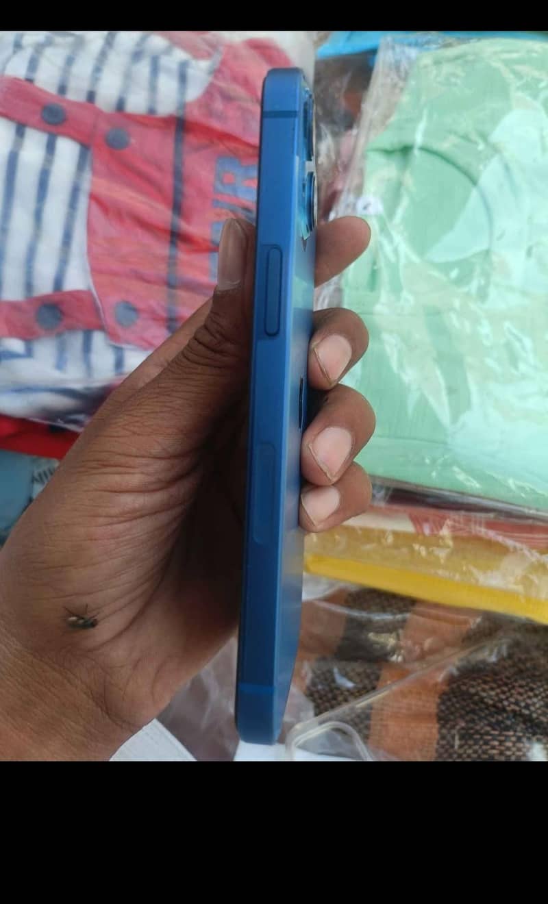 Apple iPhone 13 2