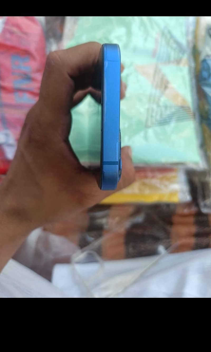 Apple iPhone 13 3