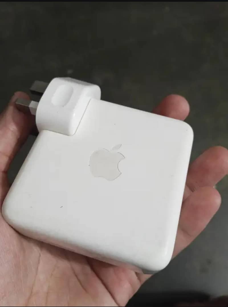 Apple Adapter 1