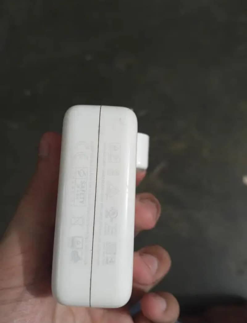 Apple Adapter 2
