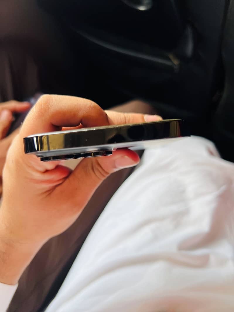 Apple iPhone 14 Pro Max 3