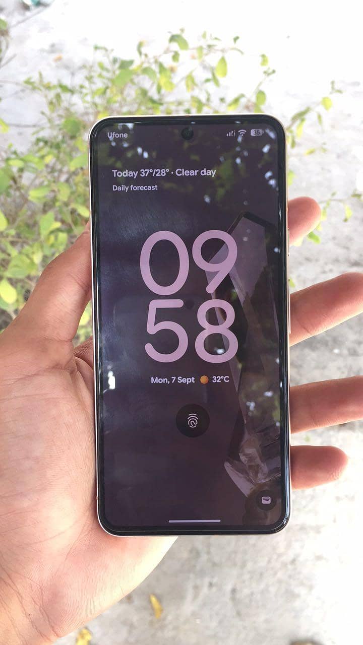 Google Pixel 8 2