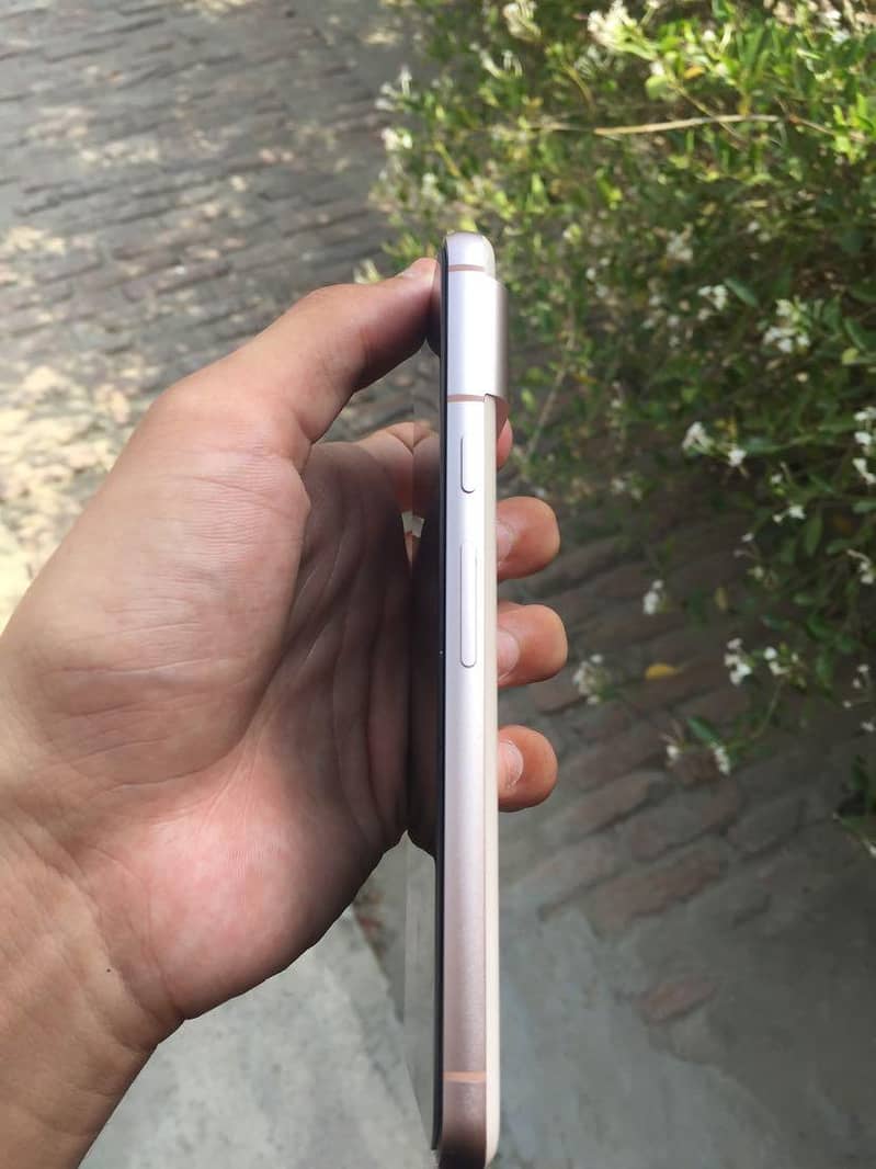 Google Pixel 8 3
