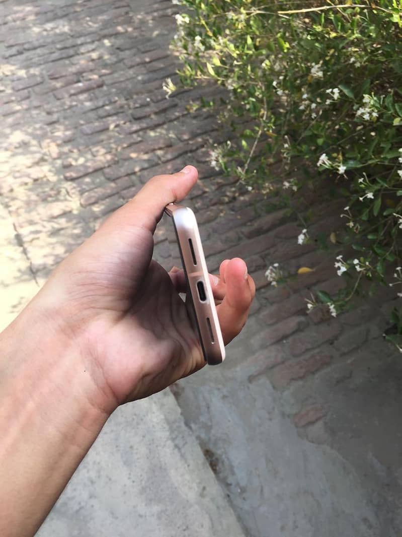 Google Pixel 8 5