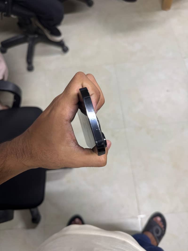 Apple iPhone 14 Pro 2