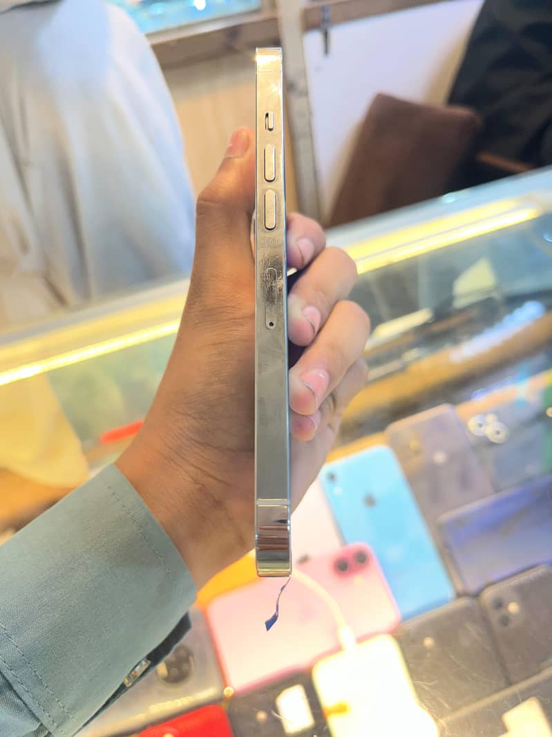 Apple iPhone 13 Pro 2