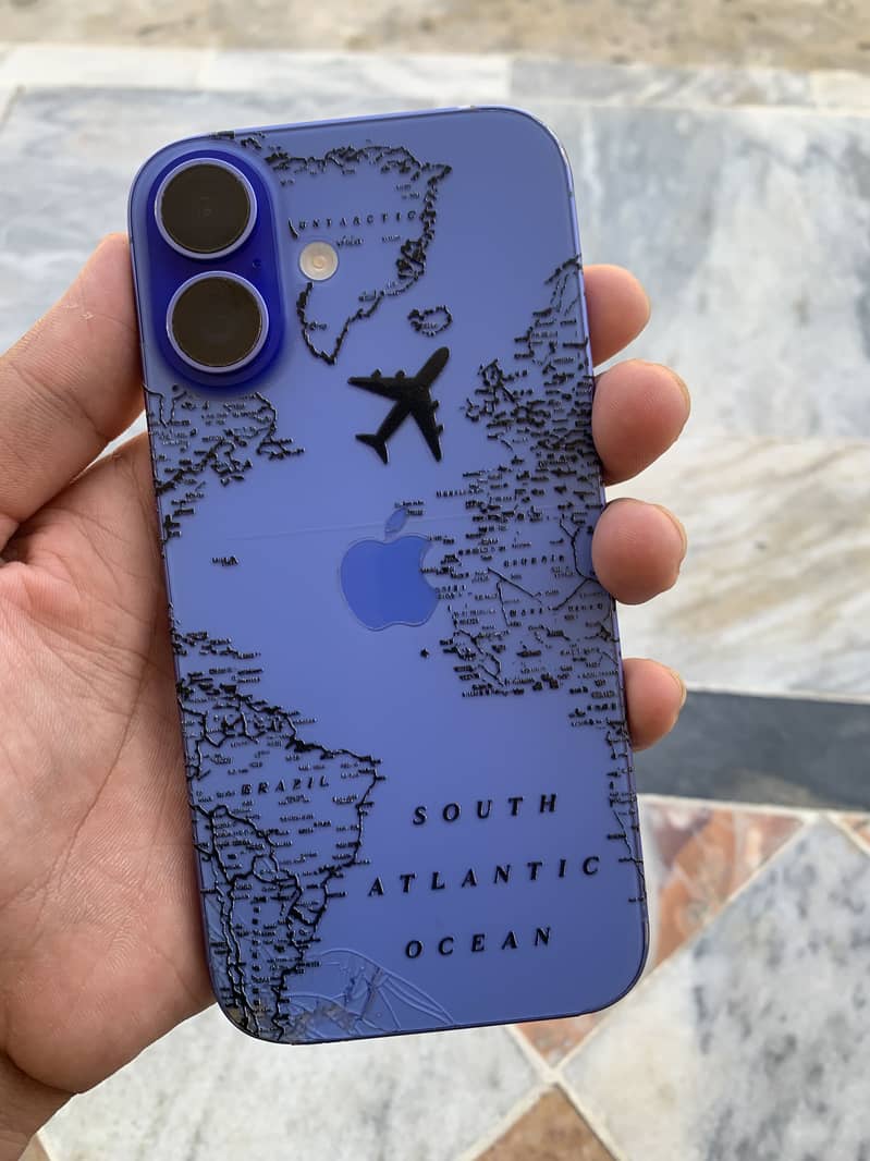Apple iPhone 16 2