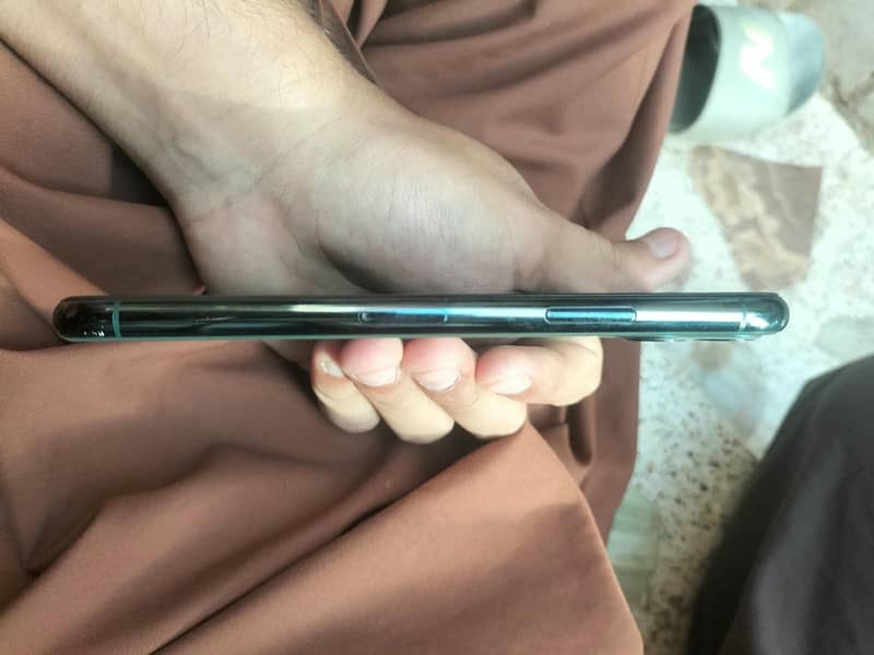 Apple iPhone 11 Pro 3