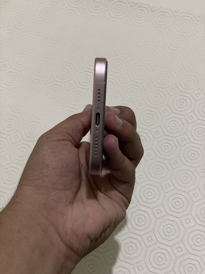 Apple iPhone 15 plus 9