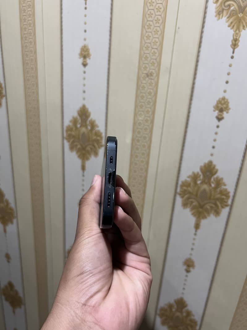 Apple iPhone 12 Pro 6
