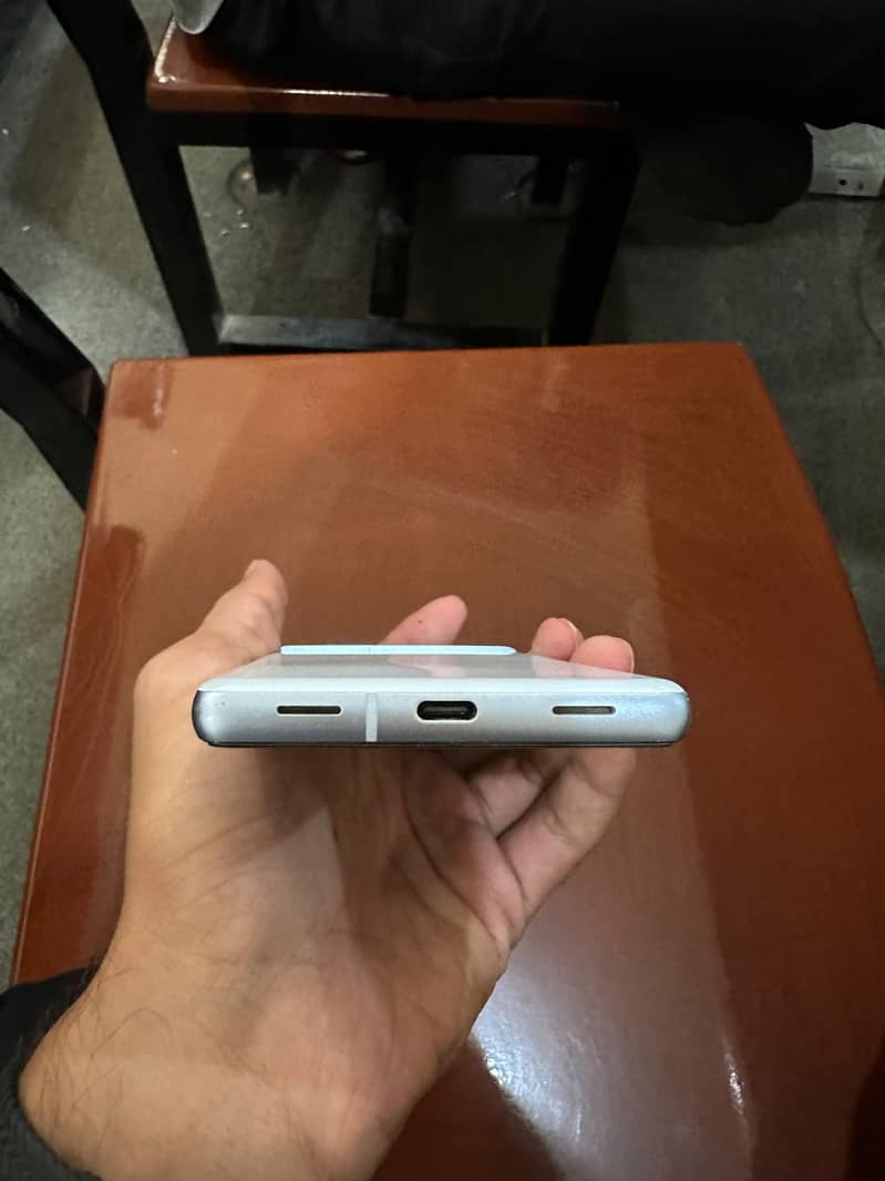 Google Pixel 7a 4