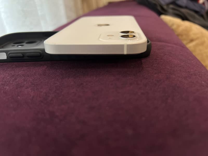 Apple iPhone 12 3