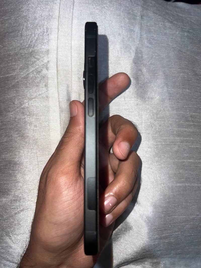 Apple iPhone 15 7