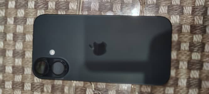 Apple iPhone 16