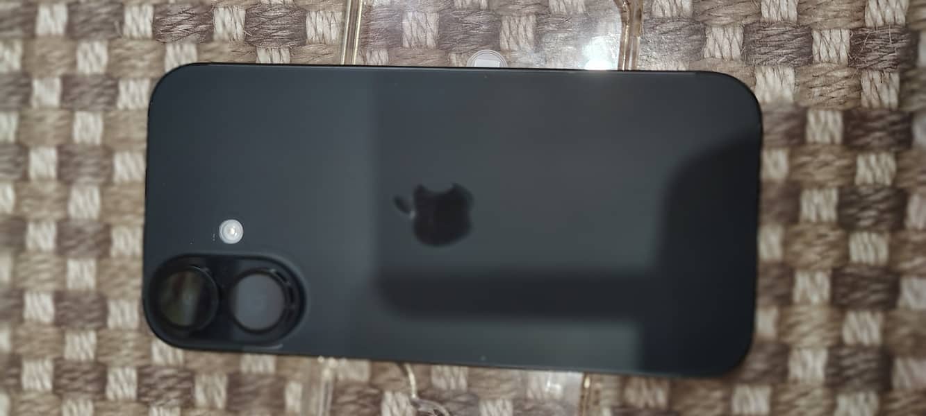 Apple iPhone 16 0