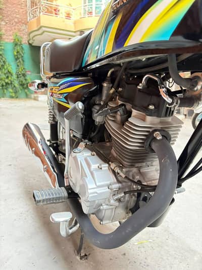 Honda CG125 in brand new condition