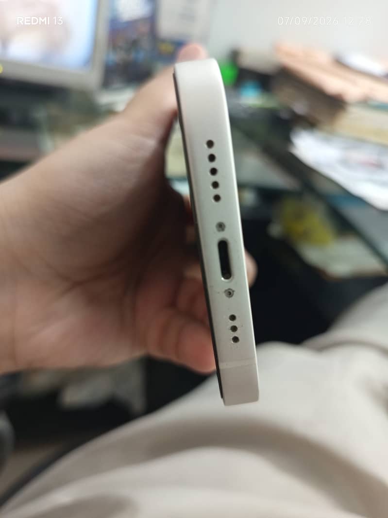 Apple iPhone 13 1