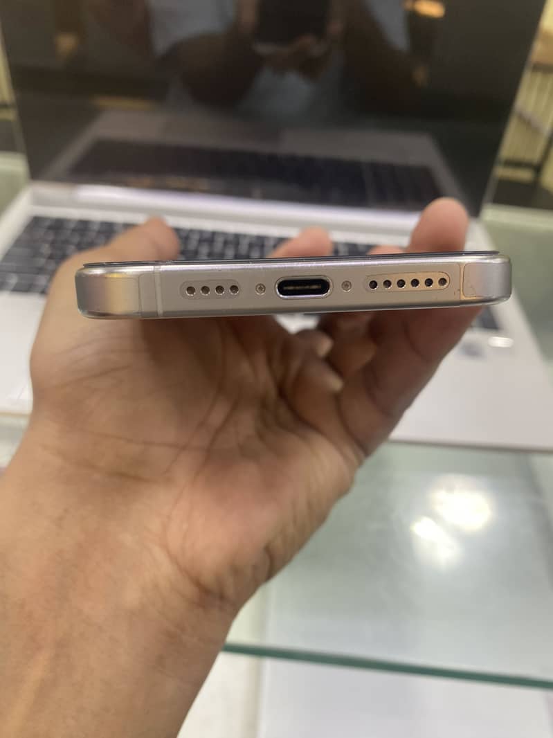 Apple iPhone 15pro max 3