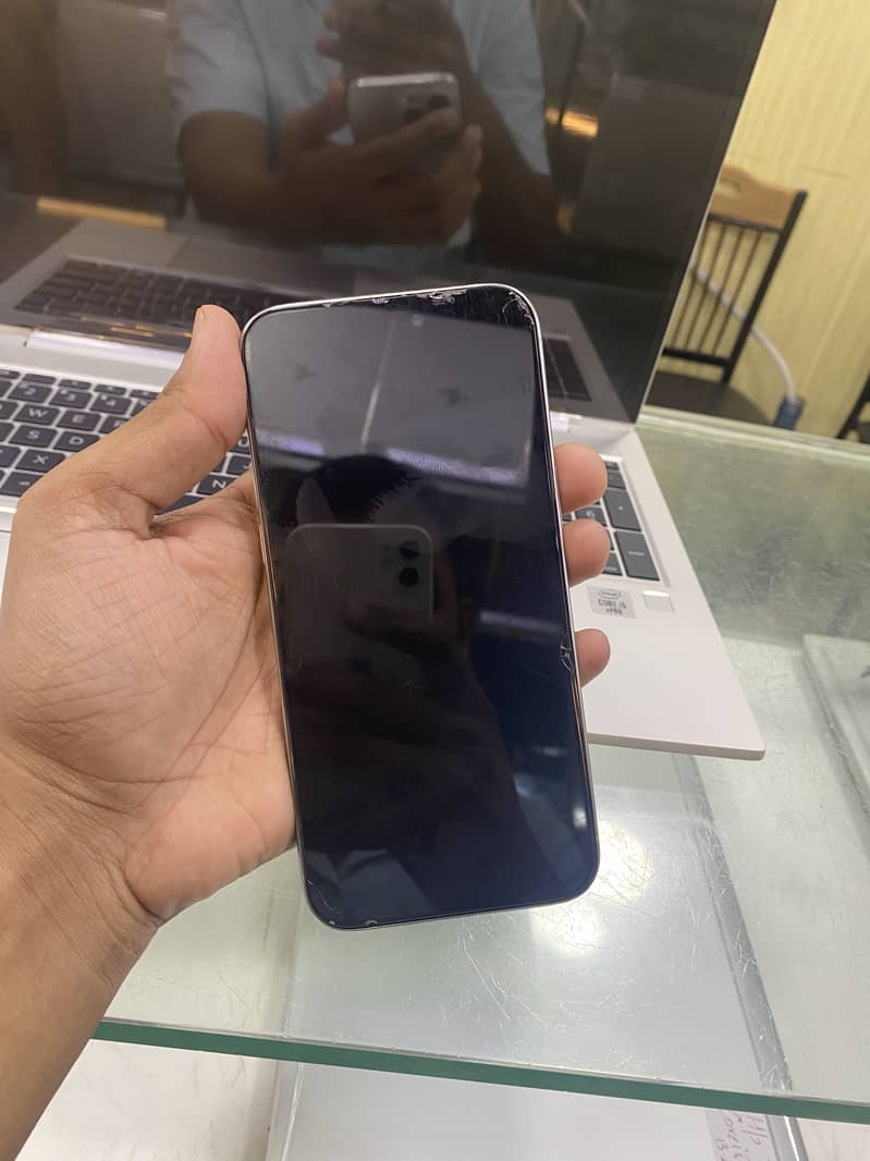 Apple iPhone 15pro max 4