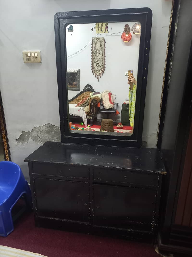 Solid wood dressing table 1