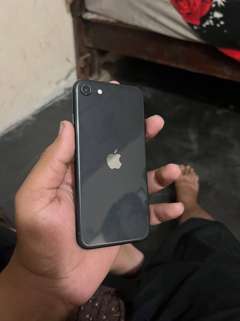 iPhone SE 0