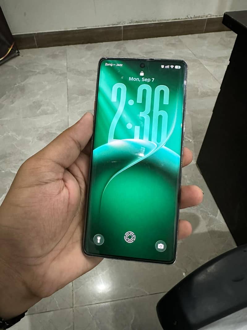 Tecno CAMON 40 Pro 1