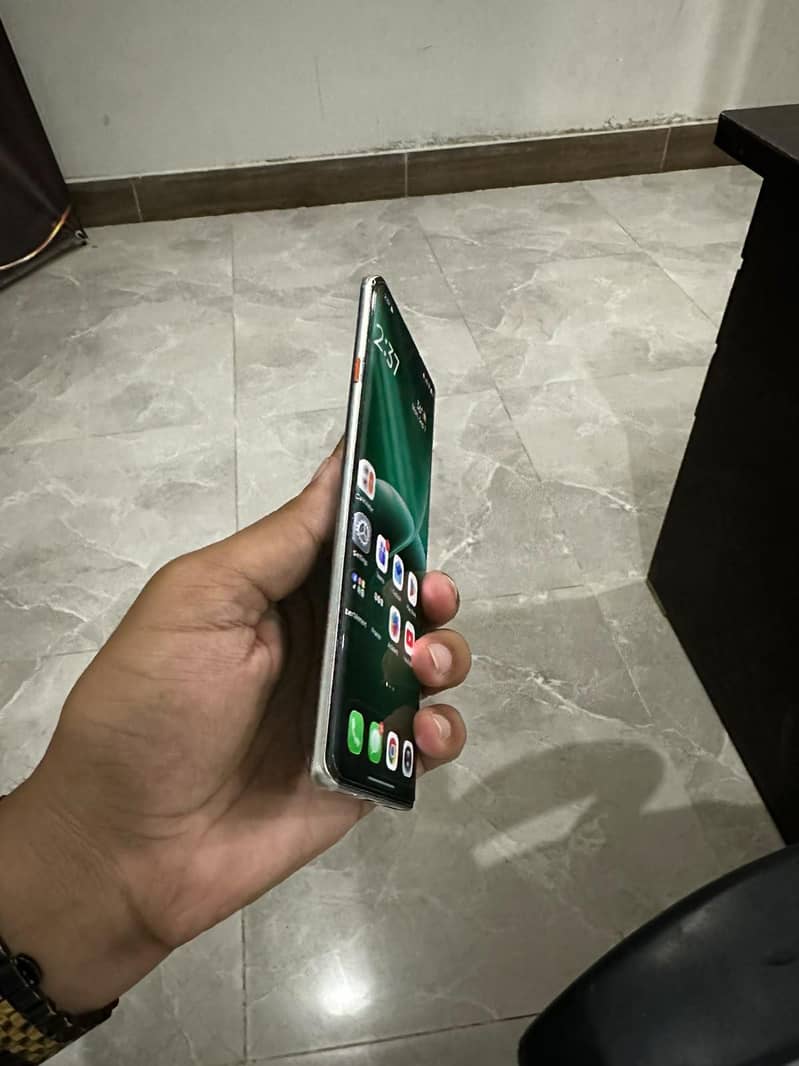 Tecno CAMON 40 Pro 2