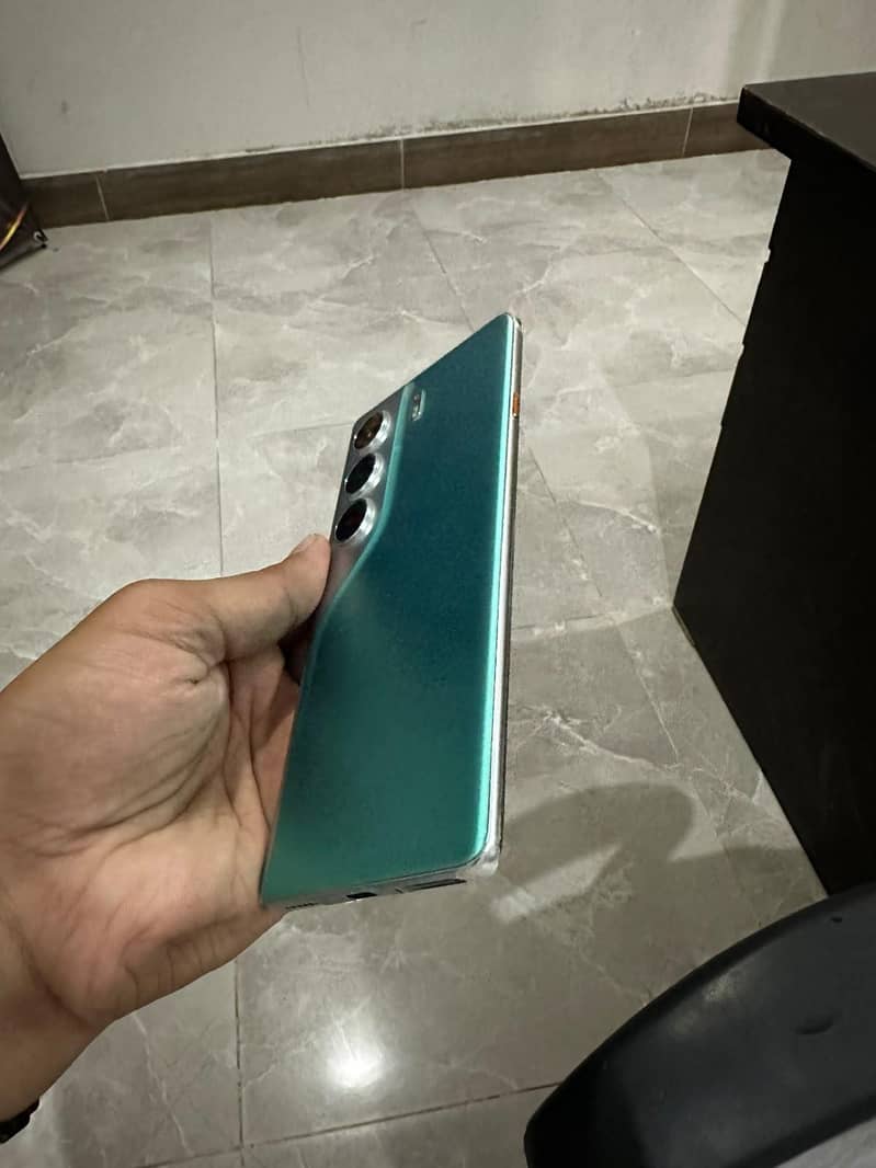 Tecno CAMON 40 Pro 7