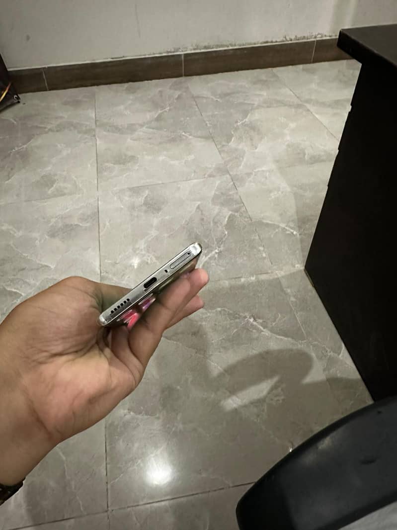 Tecno CAMON 40 Pro 8