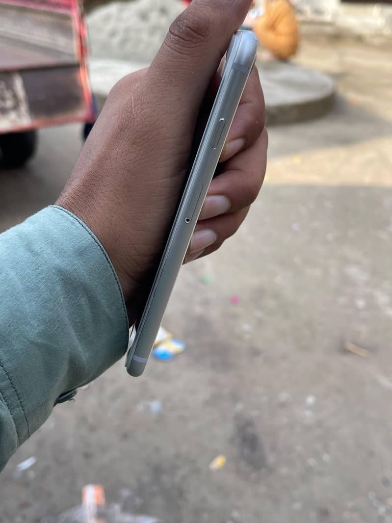Apple iPhone 8 2
