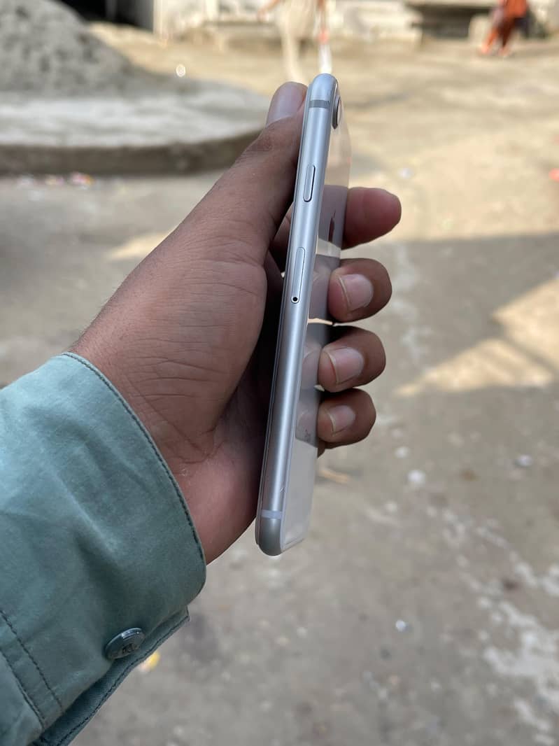 Apple iPhone 8 5