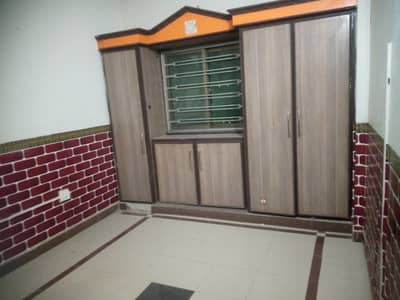 2bed falt with gas  available for rent Ghauri Town pahse 5