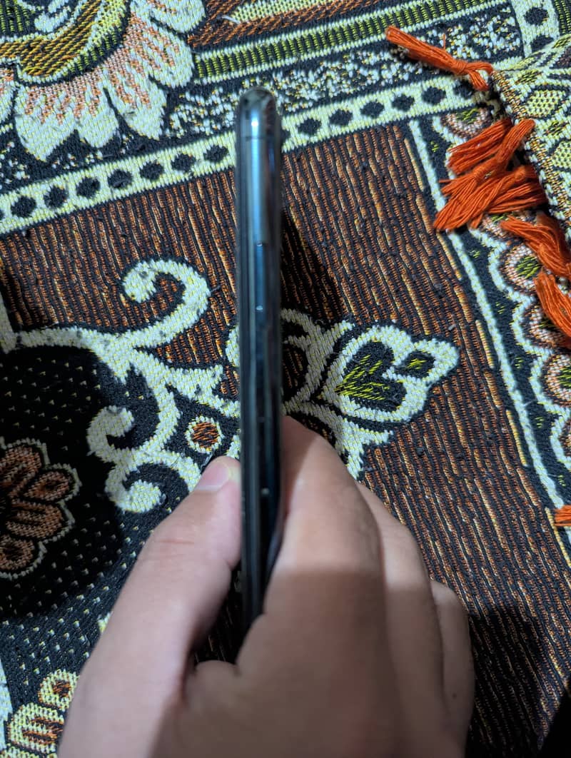 Apple iPhone 11 Pro 6