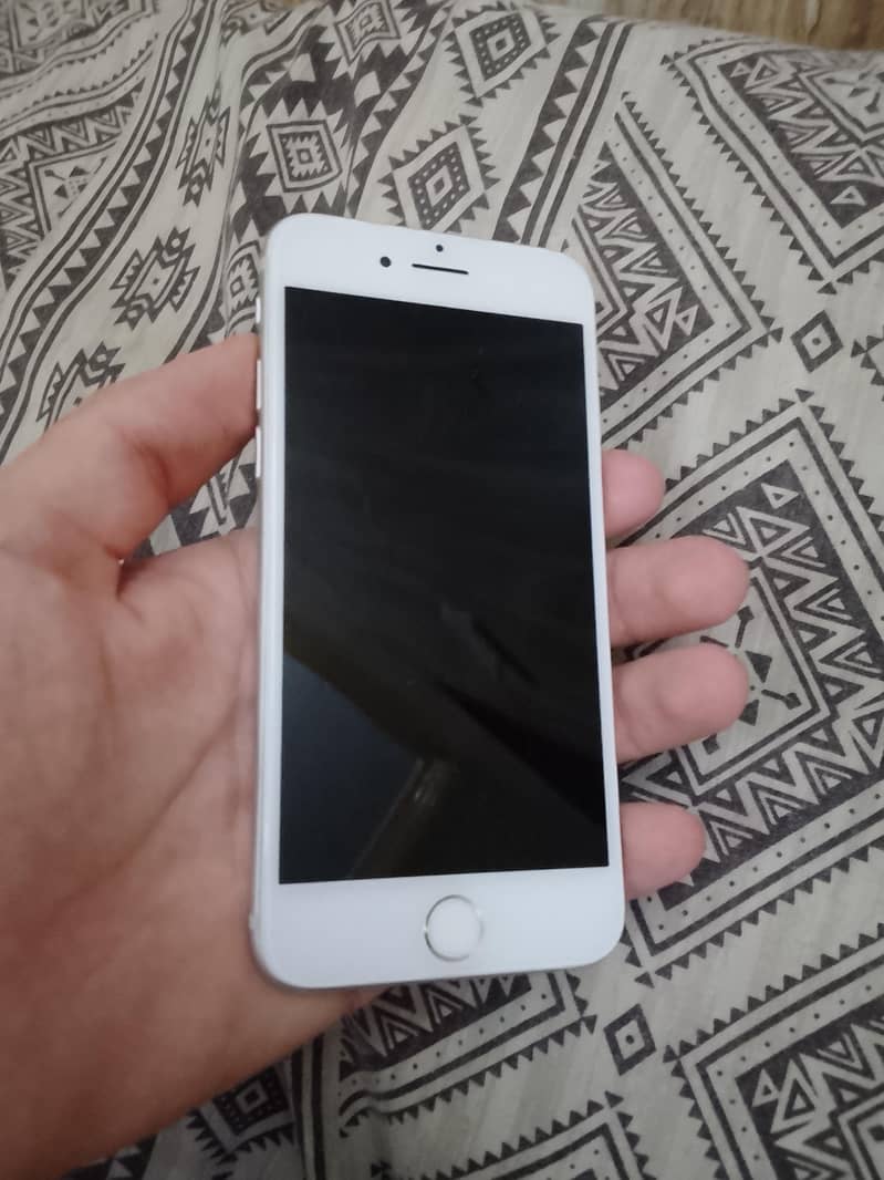 Apple iPhone 7 1
