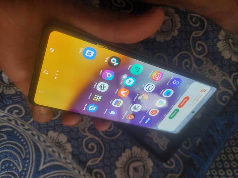 Samsung Mobile A72 3