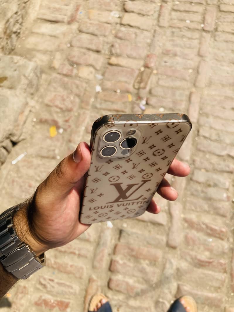 Apple iPhone 12 Pro 1