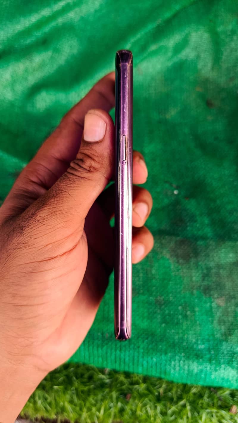 Samsung Mobile S9 5