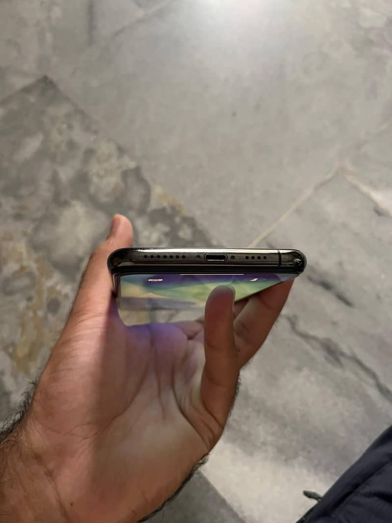 Apple iPhone 11 Pro Max 3