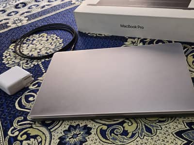 Macbook pro M5