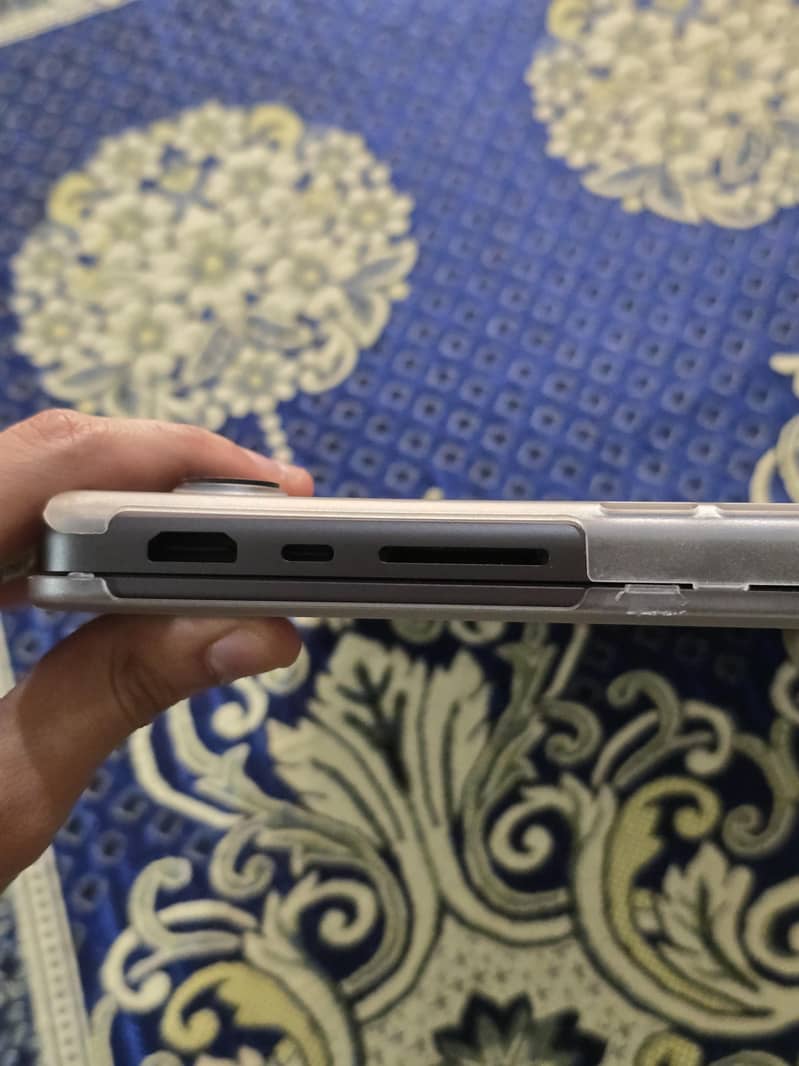 Macbook pro M5 12