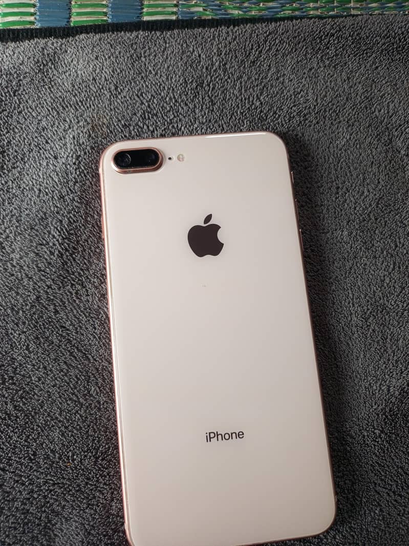 Apple iPhone 8 Plus 0