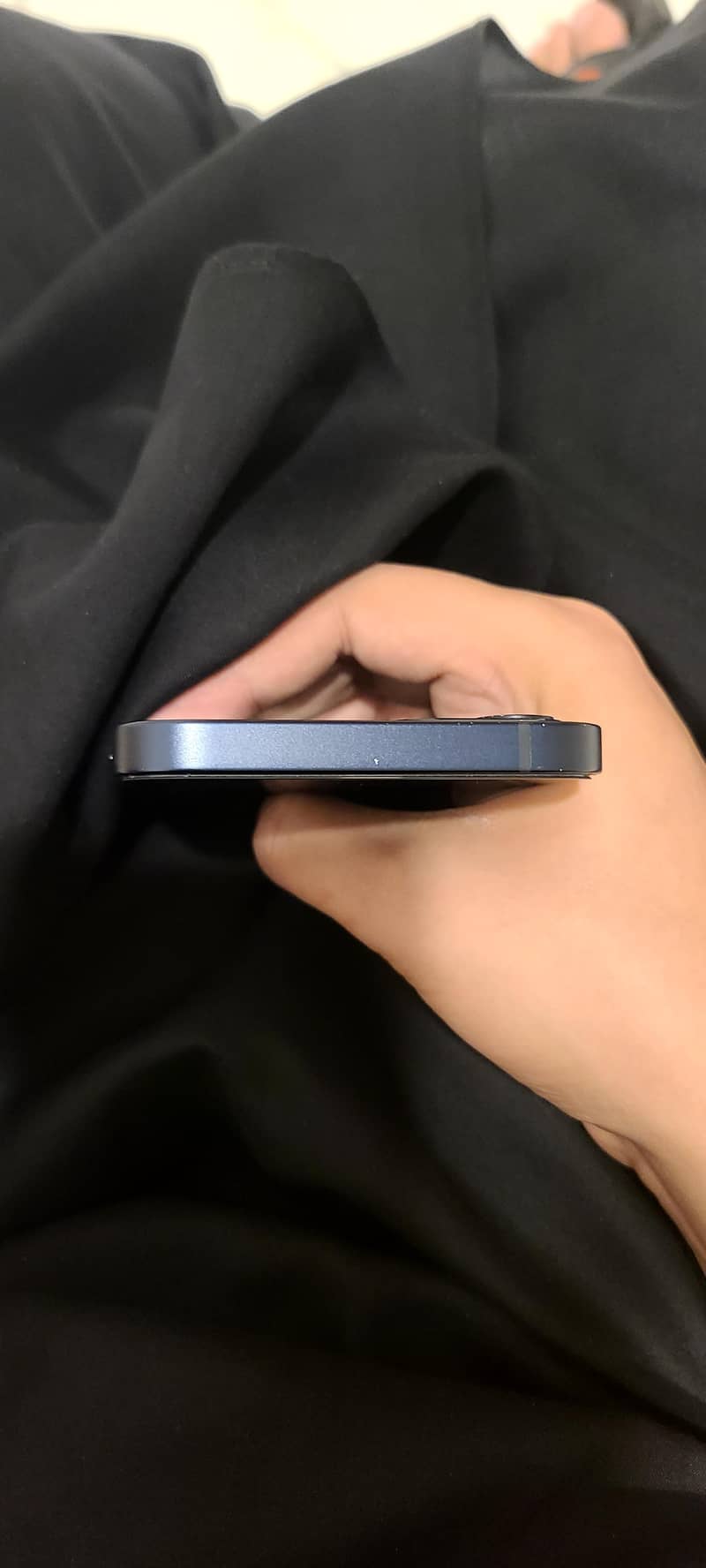 Apple iPhone 12 3