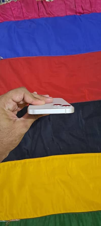 Apple iPhone 13