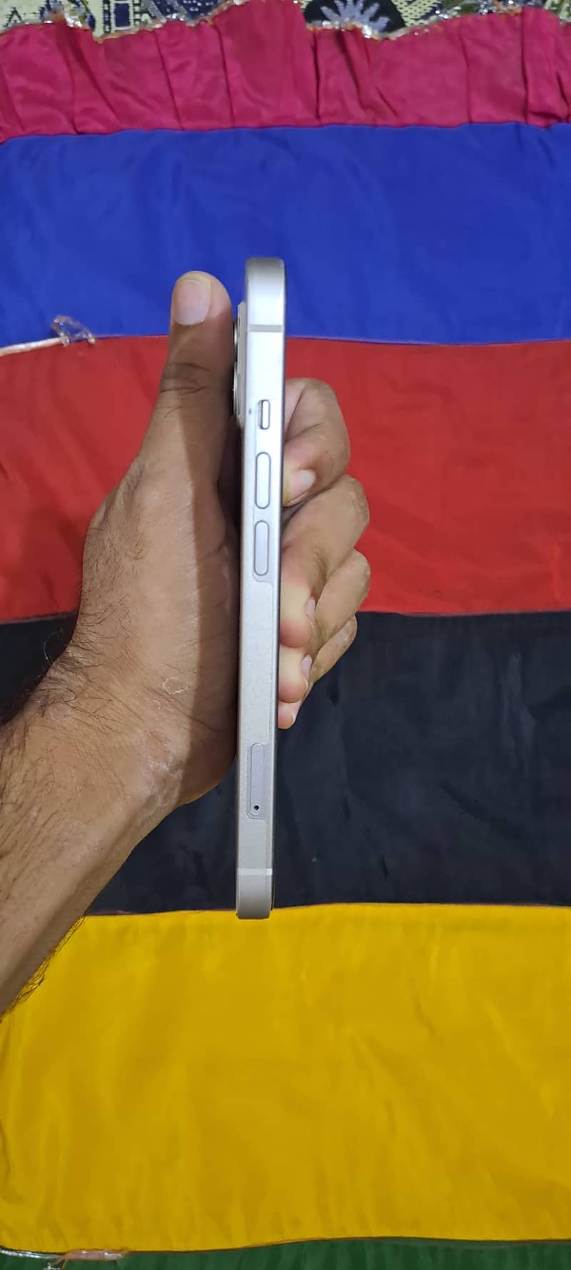 Apple iPhone 13 2