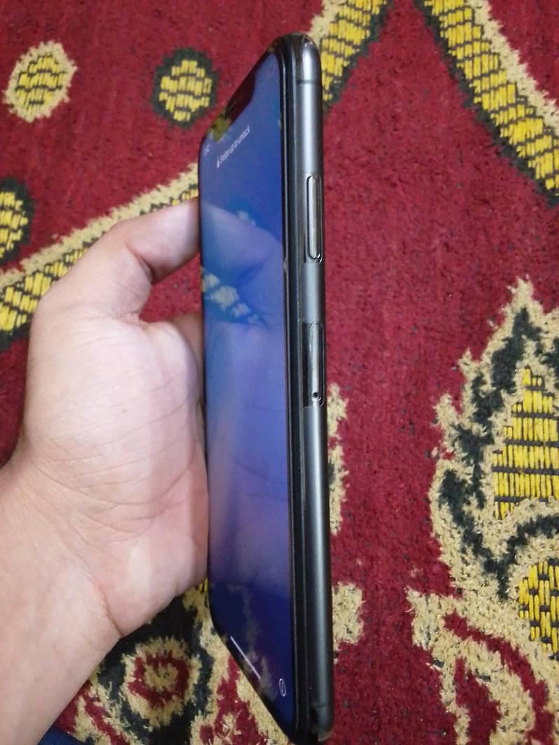 Apple iPhone XS Max 2