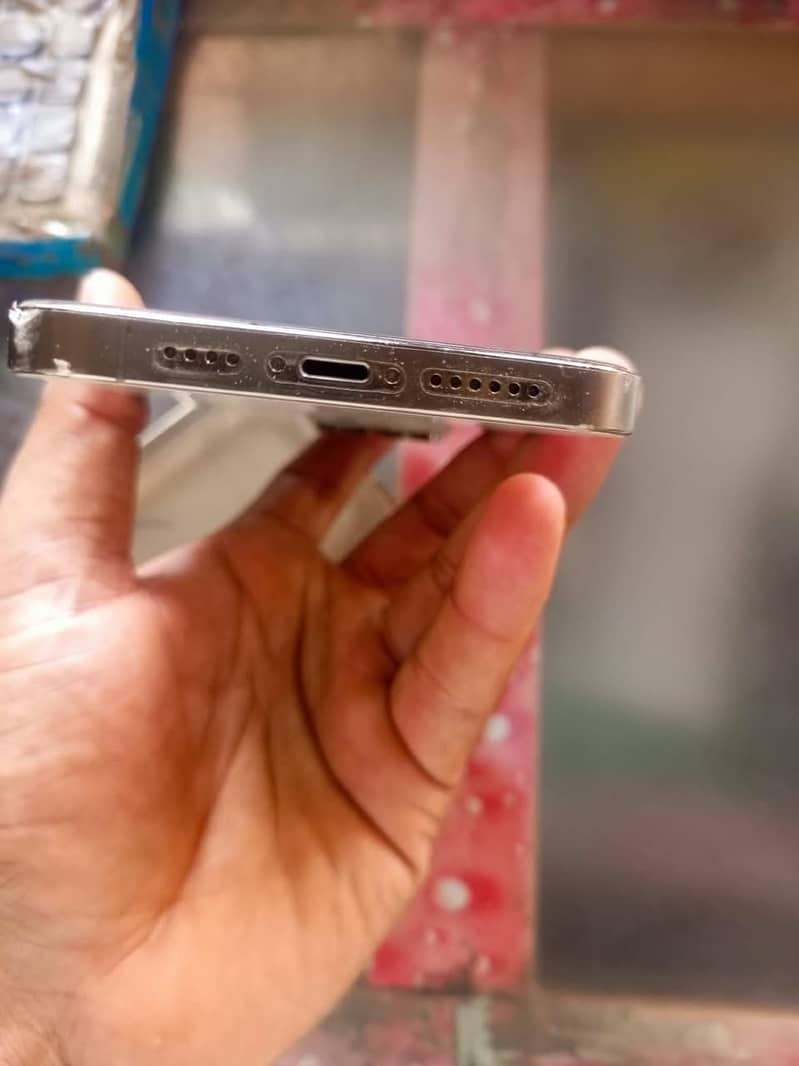 Apple iPhone 14 Pro Max 1